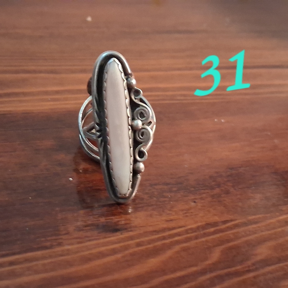 Elegant Silver Ring with Intricate Design